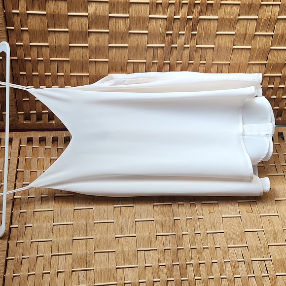 LOFT, Closed, Officewear, Workwear, thin straps, V-neckline, button closure Top - Picture 2 of 10